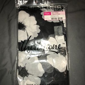 Thirty-one Avenue Scarf